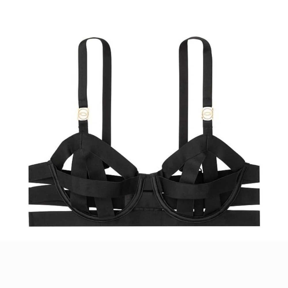 Black Strappy Bra - Picture 1 of 9